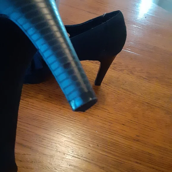 Black shoes - Picture 2 of 3